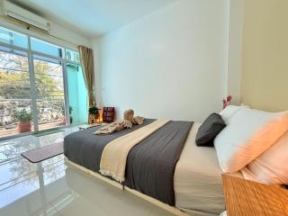 Coastal Nomad Ocean View Stay - 1 or 2 Rooms - 5