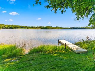 Lakefront 3 Bedroom Retreat on Susan Lake-5 minutes from Charlevoix - 2