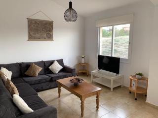 Regina Gardens - Spacious 2 bed 2 bath Sea Views Pool Terrace - 7