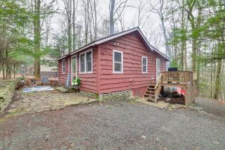 Cozy Lake Wallenpaupack Cabin with Community Perks - 6