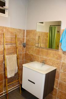 Tertu blue Caribbean house - 6