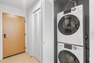 Prime Location Studio Steps from Top Attractions - 1