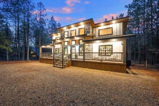 The Gallery In The Pines Luxury Cabin - 9