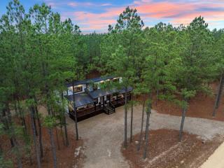 The Gallery In The Pines Luxury Cabin - 8