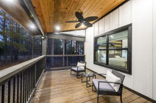 The Gallery In The Pines Luxury Cabin - 3