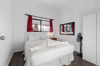 Spacious 4br free parking -ideal for work crews,family - 0
