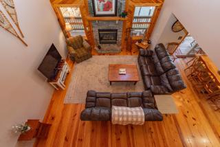 Mountain Breeze by Railey Vacations - 0