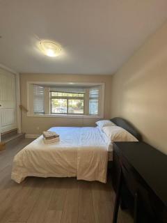 Cozy 2BR in West Side Kitchen Airport - 6