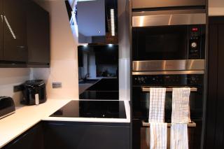 Edinburgh West Luxury 5 Bedroom Home - 1