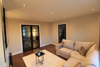 Edinburgh West Luxury 5 Bedroom Home - 9