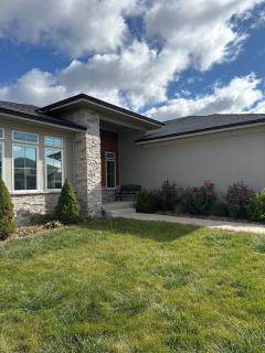 Modern Functional 5 Bedroom 3 bathroom Ranch Home In Clive - 7