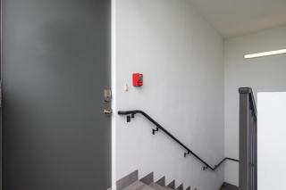 Stylish 3BR Apartment, 4 Beds, Great for Groups with Free Parking - 9