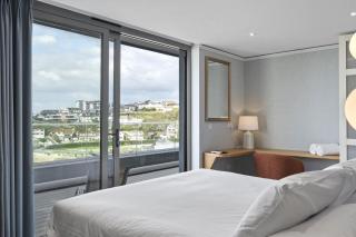 Penthouse Balcony with Expansive Sea Views Parking - 1
