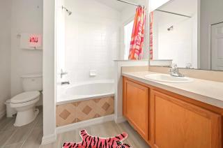 Disney World Getaway: 4 Br - Sunroof - BBQ Bliss - 3