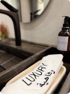 رفاهية luxury شقة متكاملة الخدمات بمدخل خاص في دور ارضي في تنال الرمال - Riyad - 7