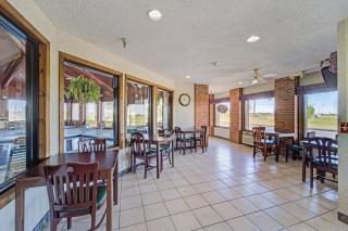 Capital O Amerihost Inn and Suites Mexico Hwy 54 MO - 5