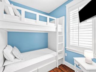 WaterColor luxury retreat with resort pools, private beach, FREE bikes - 1