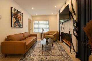 Style City Getaway! Downtown on point! Full Private apartments! - 7