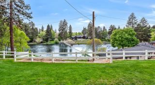 Riverfront Studio in Downtown Bend - 5