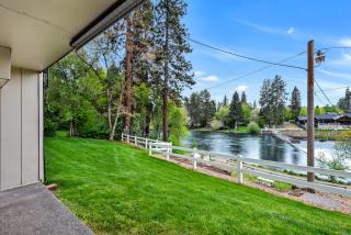 Riverfront Studio in Downtown Bend - 6