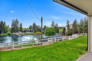 Riverfront Studio in Downtown Bend - 4