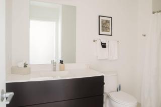 Modern Studio Apt with Rooftop, Gym, and Parking - 2