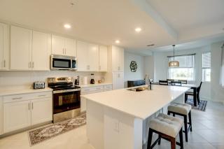 Golfer's Oasis w/ Pool! Venice Condo on 5th Hole - 5