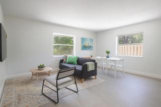 Comfy 2BR Apartment Near Las Olas with Patio, BBQ and FREE PARKING - 2