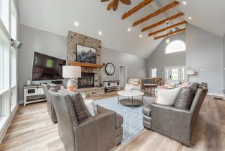 Lakefront Retreat by Railey Vacations - 4