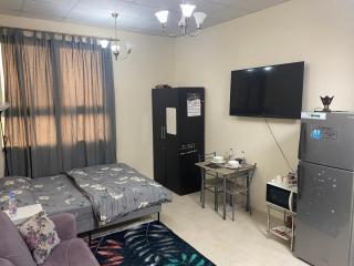 DELUXE Studio Apartment - 8