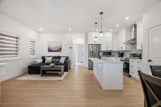 NEW Family 3BR Upper Suite w Kid's Play Den, Free Banff Pass - 9