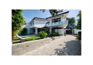 Pearl - Entire Boutique Villa With Pool - 3