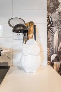 107 - Sleek New 2BR Apt with Patio, Parking, DT&Airport - 9