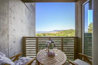 Oceanfront Condo King Suite & Pet-Friendly Stay - 0