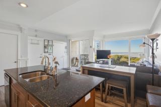 Oceanfront Condo King Suite & Pet-Friendly Stay - 1