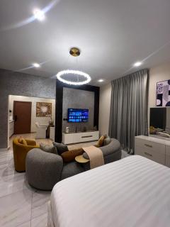 Bellagio Luxury Studio Apartment with Balcony - 0