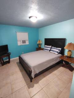 GpL 5542 Cozy Getaway with bright colors & full kitchen - 4