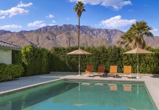 2 Pools So Cool - Alice Lodging - 5