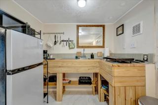 Quiet Studio Near Busch Gardens with Fenced Yard and BBQ - 1