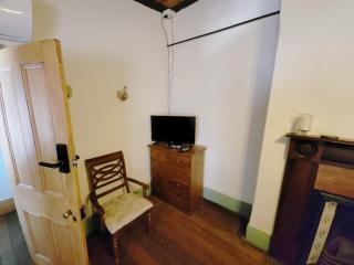 Downie - Historic Accommodation with En-suite and Mod Cons - 8