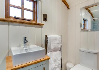 Beacon Shepherd Huts - 5