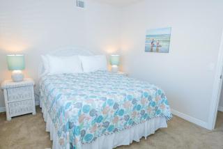 Spacious 4Br W Oceanview Balcony, 3 Houses From The Beach By Beachview Rentals - 1