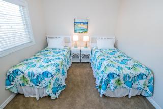 Spacious 4Br W Oceanview Balcony, 3 Houses From The Beach By Beachview Rentals - 3