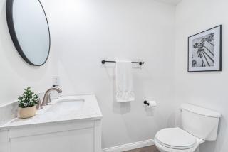 Modern 2Br W Oceanview Patio, Half Block To 29Th St Beach By Beachview Rentals - 1