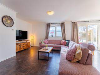 Relaxing house with fenced garden - 0