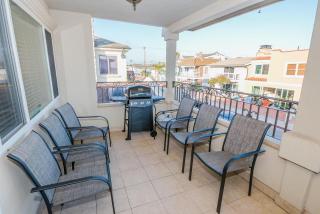 Spacious 4Br W Oceanview Balcony, 3 Houses From The Beach By Beachview Rentals - 1