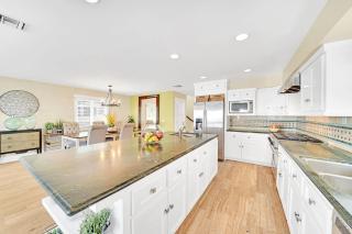 5Br Beach Home With Two Rooftop Decks, Ocean And Bay Views By Beachview Rentals - 2