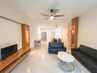 3BR Apartment in Serdang with Pool & Parking - 9