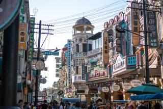 E-Dragon Hotel-500meters to BeijingRoad STN-Grand Buddha Monastery-Sacred Heart Cathedral - 4