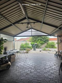 Room for rent female only-free cooking, laundry,,, - 4